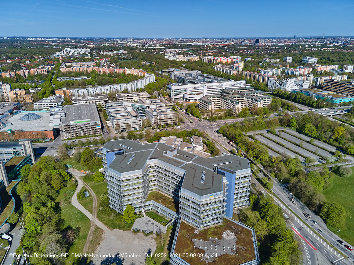 14.05.2021 - Luftaufnahmen von der Ständlerstraße und Umgebung in Neuperlach