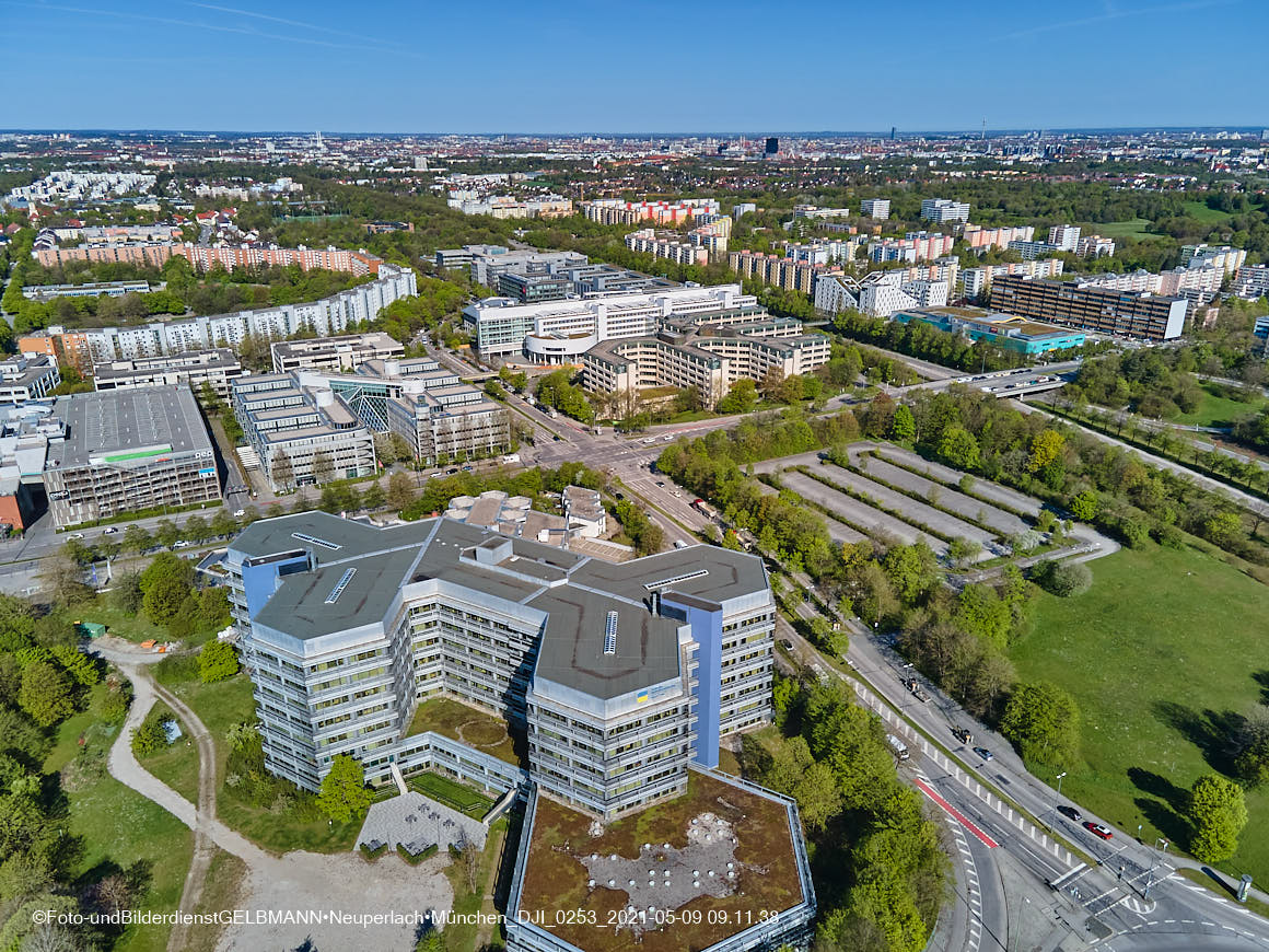 14.05.2021 - Luftaufnahmen von der Ständlerstraße und Umgebung in Neuperlach