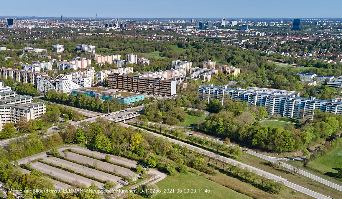 14.05.2021 - Luftaufnahmen von der Ständlerstraße und Umgebung in Neuperlach