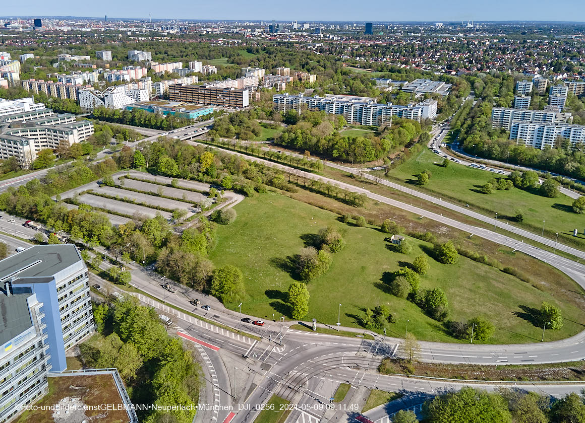 14.05.2021 - Luftaufnahmen von der Ständlerstraße und Umgebung in Neuperlach