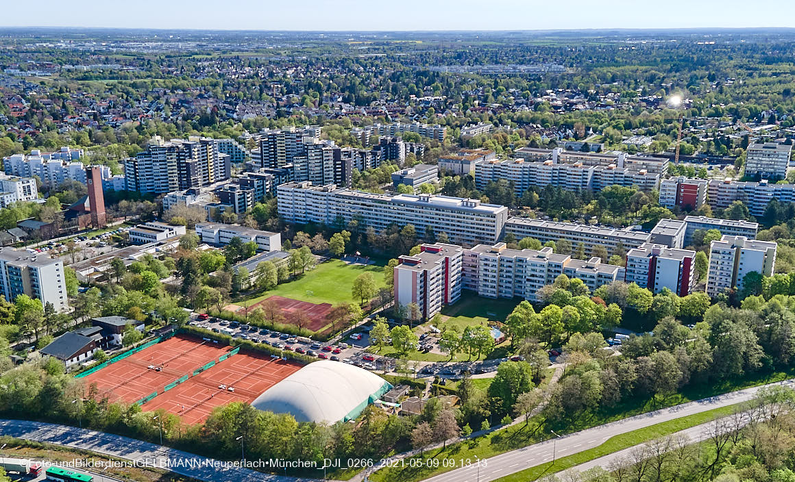 14.05.2021 - Luftaufnahmen von der Ständlerstraße und Umgebung in Neuperlach