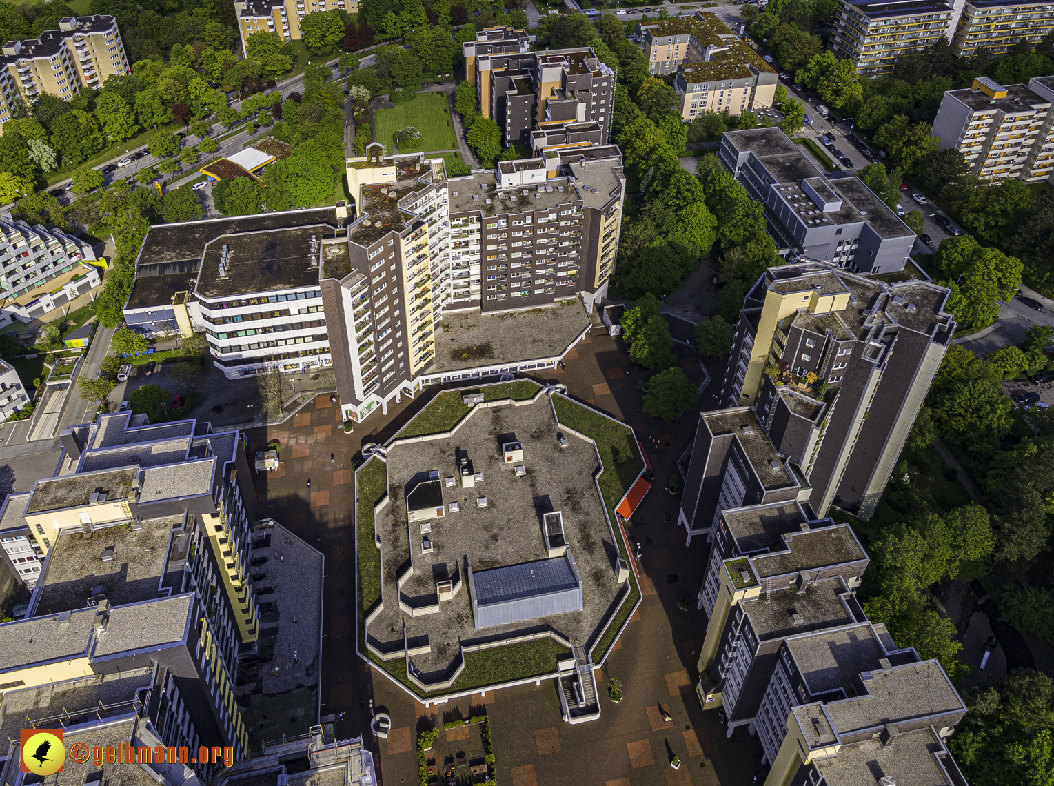 19.05.2021 - Großsanierung im Marx-Zentrum und kleine Sanierung am Karl-Marx-Ring 25-62