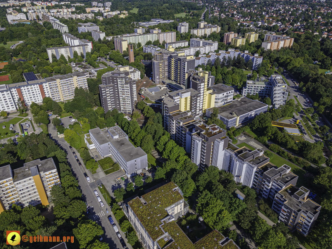 09.08.2021 - Wohnanlage am Karl-Marx-Ring 52-62 und Marx-Zentrum in Neuperlach