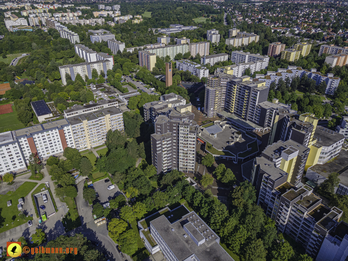 09.08.2021 - Wohnanlage am Karl-Marx-Ring 52-62 und Marx-Zentrum in Neuperlach