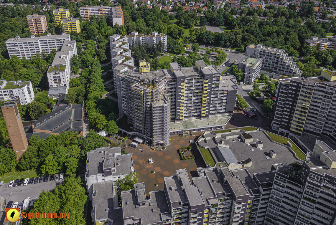 09.08.2021 - Wohnanlage am Karl-Marx-Ring 52-62 und Marx-Zentrum in Neuperlach