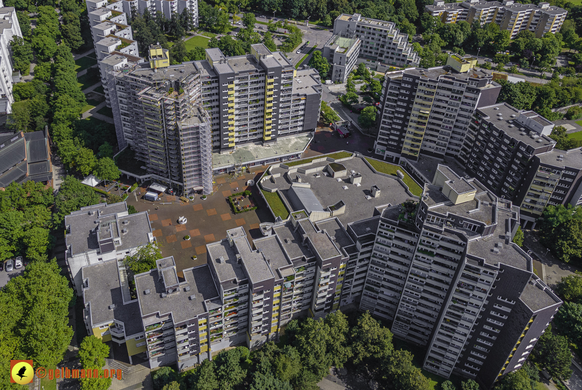 09.08.2021 - Wohnanlage am Karl-Marx-Ring 52-62 und Marx-Zentrum in Neuperlach