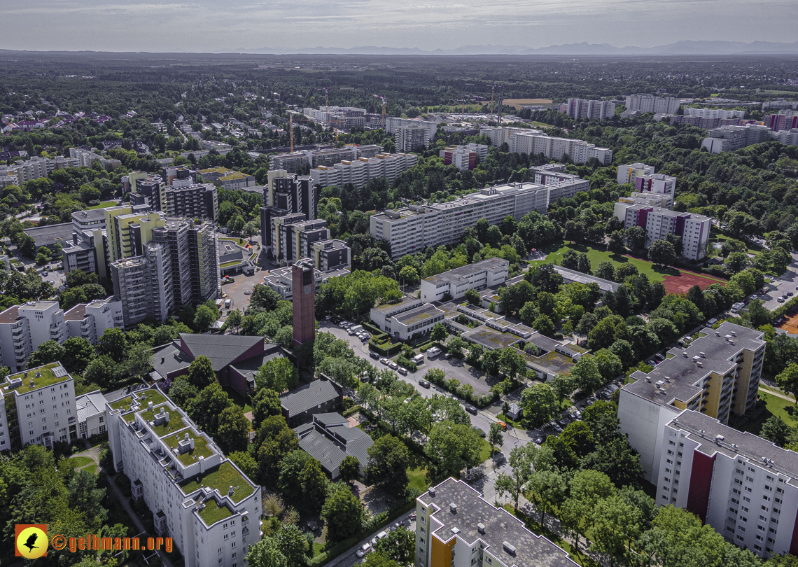 09.08.2021 - Wohnanlage am Karl-Marx-Ring 52-62 und Marx-Zentrum in Neuperlach