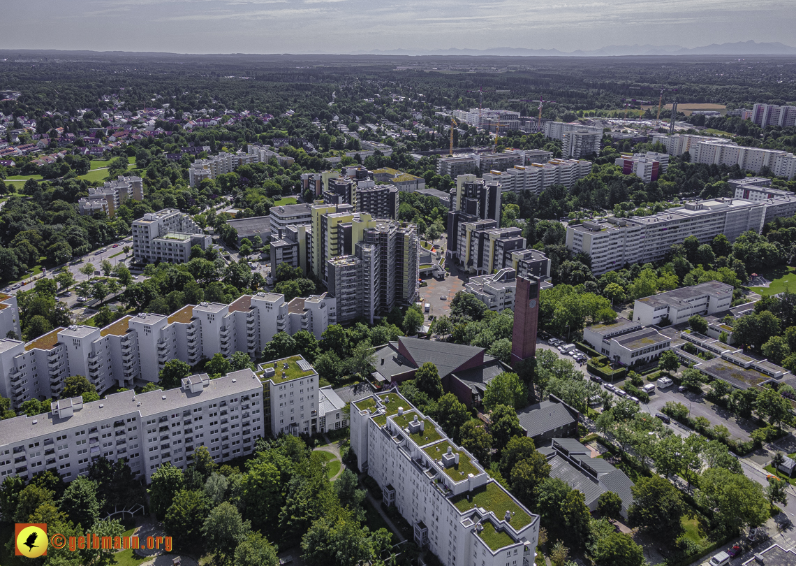 09.08.2021 - Wohnanlage am Karl-Marx-Ring 52-62 und Marx-Zentrum in Neuperlach