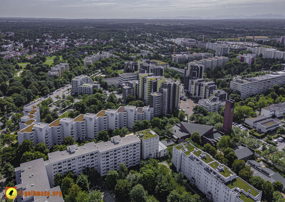 09.08.2021 - Wohnanlage am Karl-Marx-Ring 52-62 und Marx-Zentrum in Neuperlach