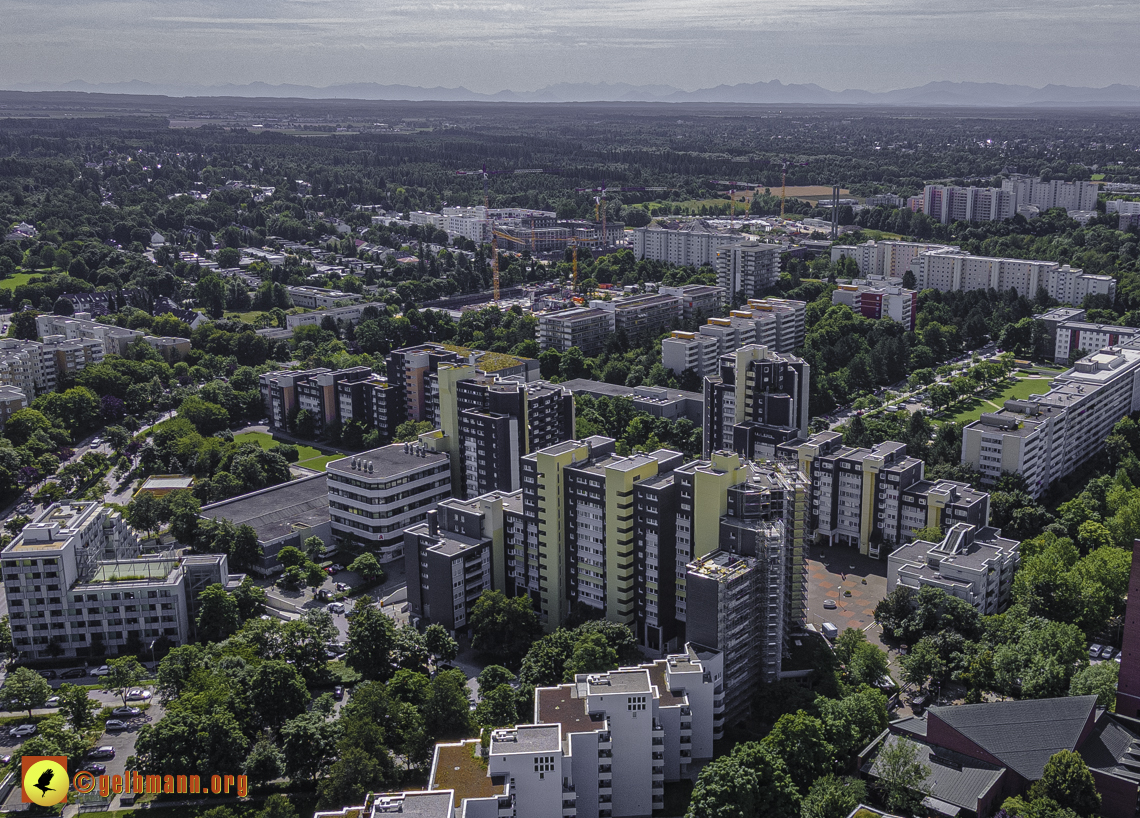 09.08.2021 - Wohnanlage am Karl-Marx-Ring 52-62 und Marx-Zentrum in Neuperlach