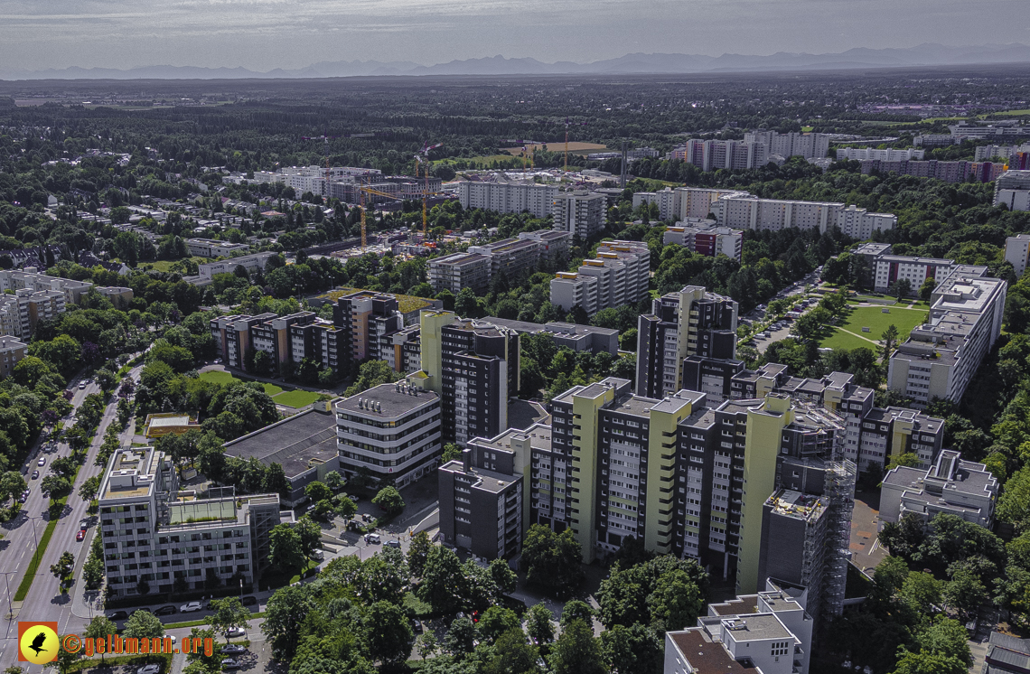 09.08.2021 - Wohnanlage am Karl-Marx-Ring 52-62 und Marx-Zentrum in Neuperlach
