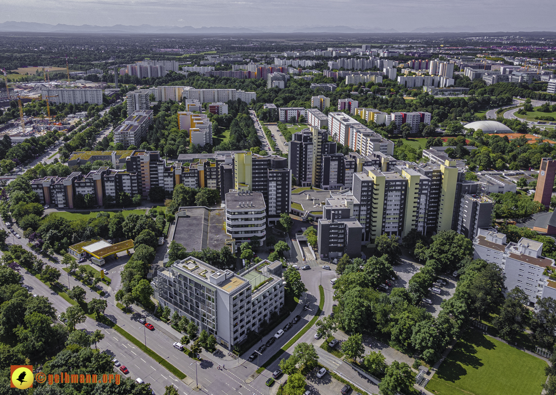 09.08.2021 - Wohnanlage am Karl-Marx-Ring 52-62 und Marx-Zentrum in Neuperlach