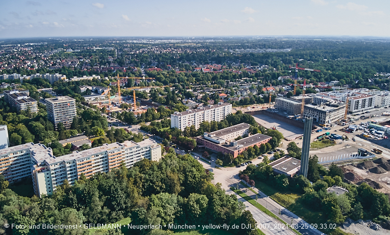 25.08.2021 - Baustelle Pandion Verde und DEMOS-Baustelle im Alexisqaurtier