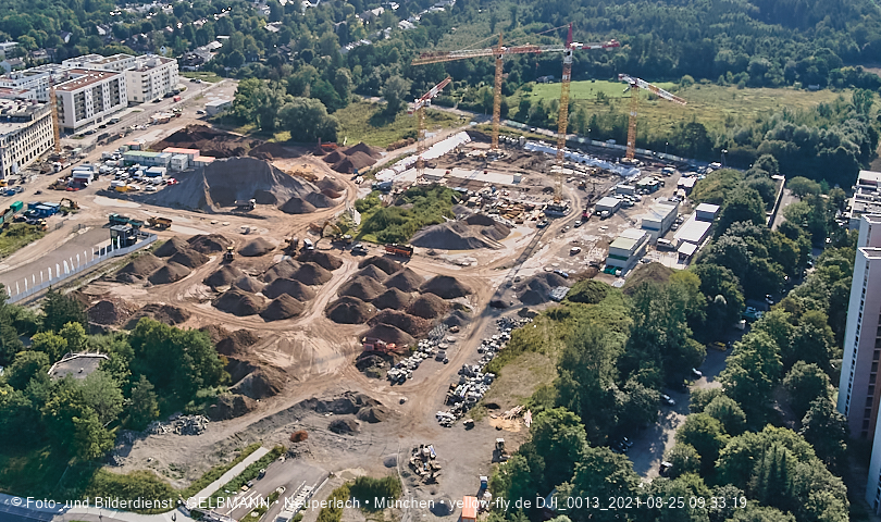 25.08.2021 - Baustelle Pandion Verde und DEMOS-Baustelle im Alexisqaurtier