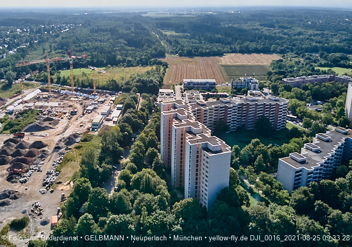 25.08.2021 - Baustelle Pandion Verde und DEMOS-Baustelle im Alexisqaurtier
