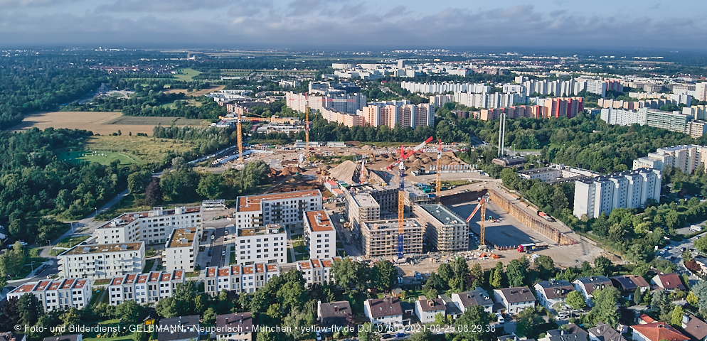 25.08.2021 - Baustelle Pandion Verde und DEMOS-Baustelle im Alexisqaurtier