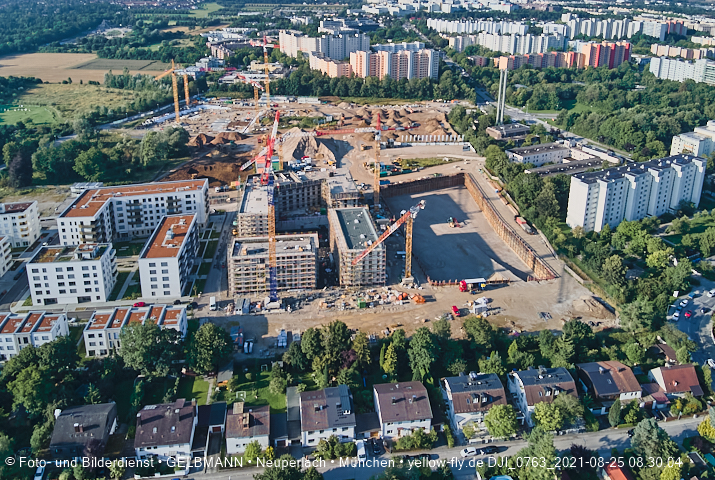 25.08.2021 - Baustelle Pandion Verde und DEMOS-Baustelle im Alexisqaurtier