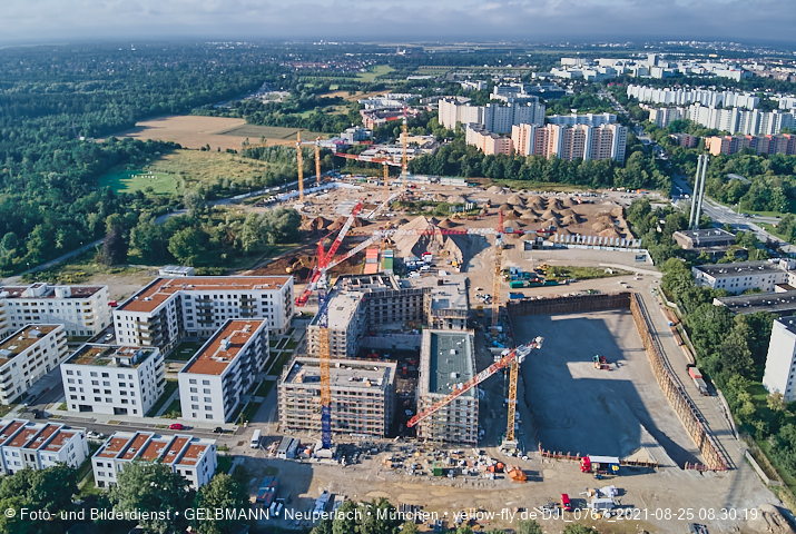 25.08.2021 - Baustelle Pandion Verde und DEMOS-Baustelle im Alexisqaurtier