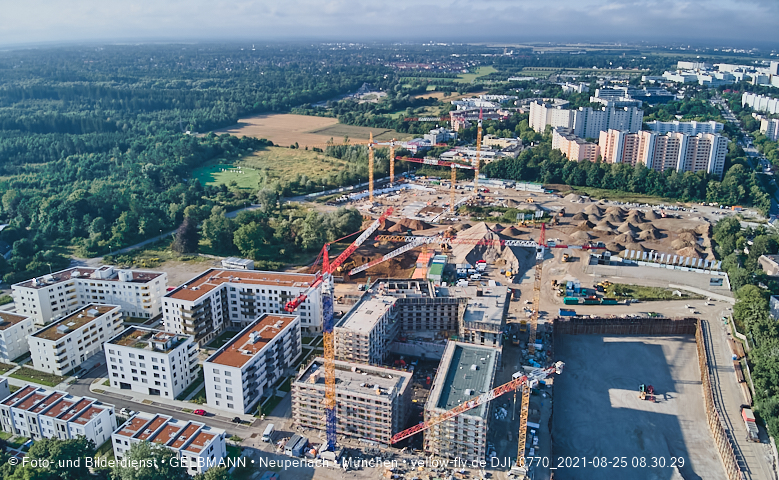 25.08.2021 - Baustelle Pandion Verde und DEMOS-Baustelle im Alexisqaurtier