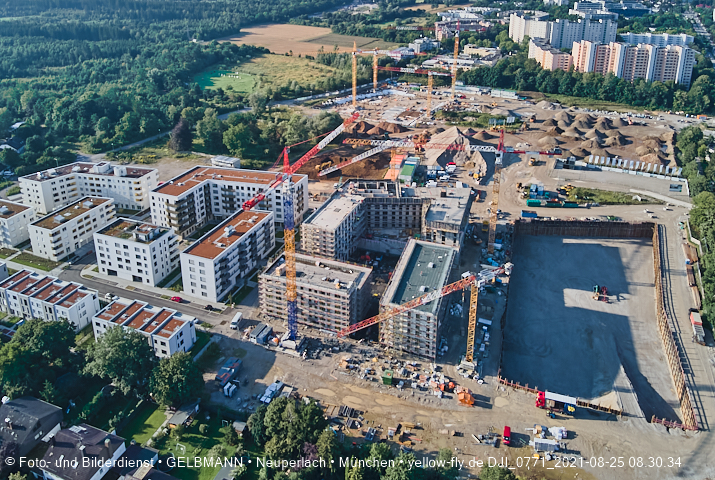 25.08.2021 - Baustelle Pandion Verde und DEMOS-Baustelle im Alexisqaurtier