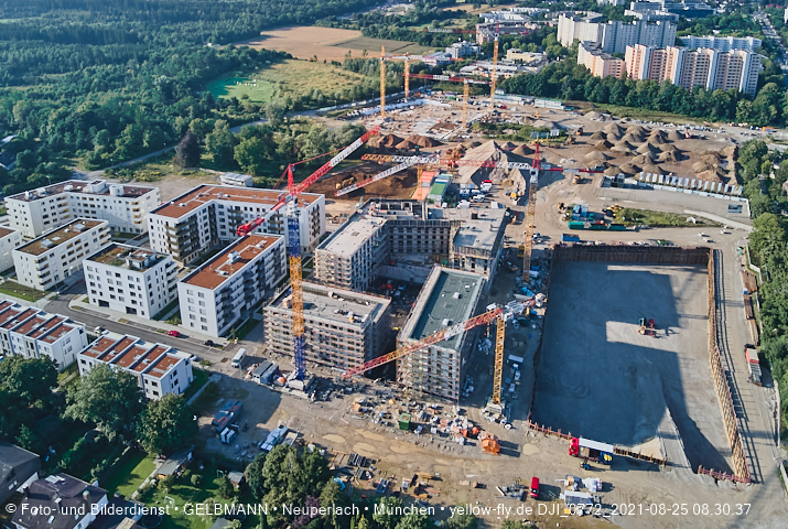 25.08.2021 - Baustelle Pandion Verde und DEMOS-Baustelle im Alexisqaurtier