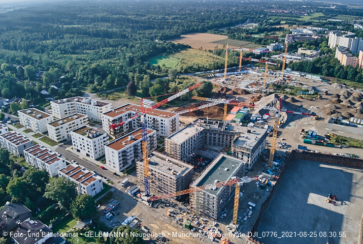 25.08.2021 - Baustelle Pandion Verde und DEMOS-Baustelle im Alexisqaurtier