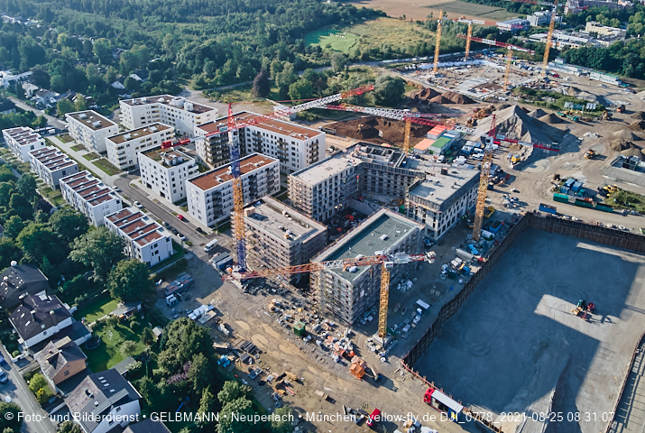 25.08.2021 - Baustelle Pandion Verde und DEMOS-Baustelle im Alexisqaurtier