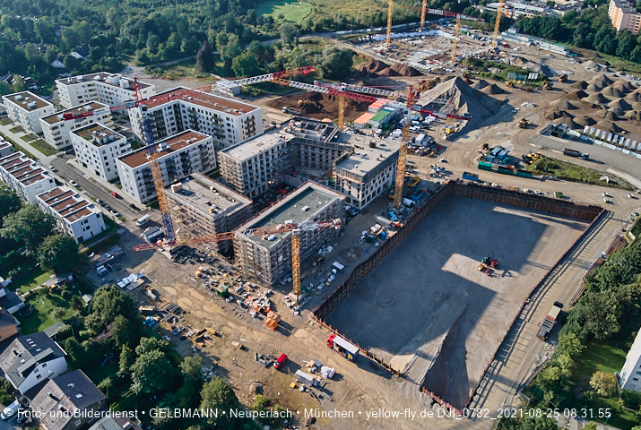 25.08.2021 - Baustelle Pandion Verde und DEMOS-Baustelle im Alexisqaurtier