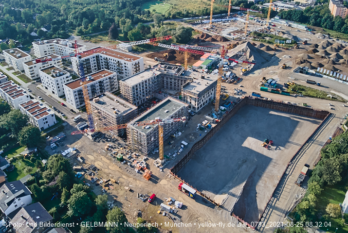 25.08.2021 - Baustelle Pandion Verde und DEMOS-Baustelle im Alexisqaurtier