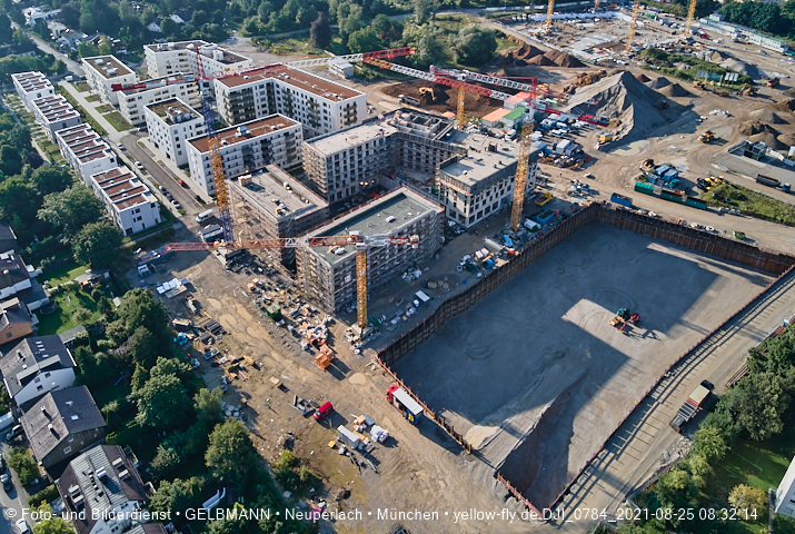 25.08.2021 - Baustelle Pandion Verde und DEMOS-Baustelle im Alexisqaurtier