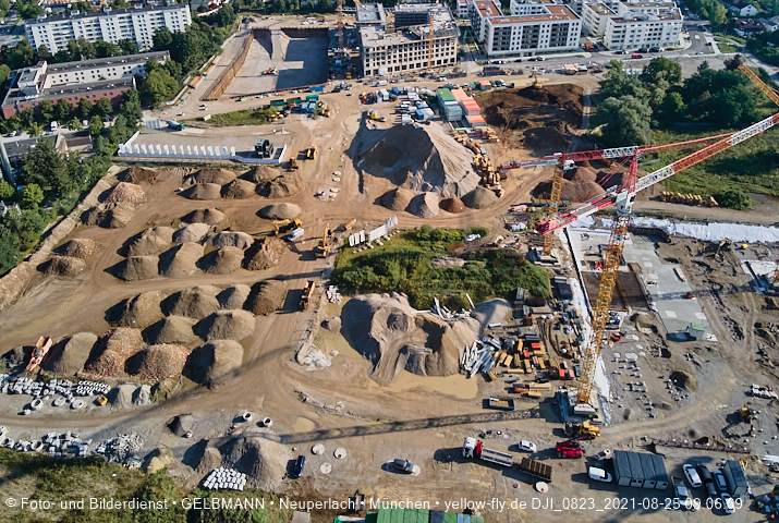 25.08.2021 - Baustelle Pandion Verde und DEMOS-Baustelle im Alexisqaurtier