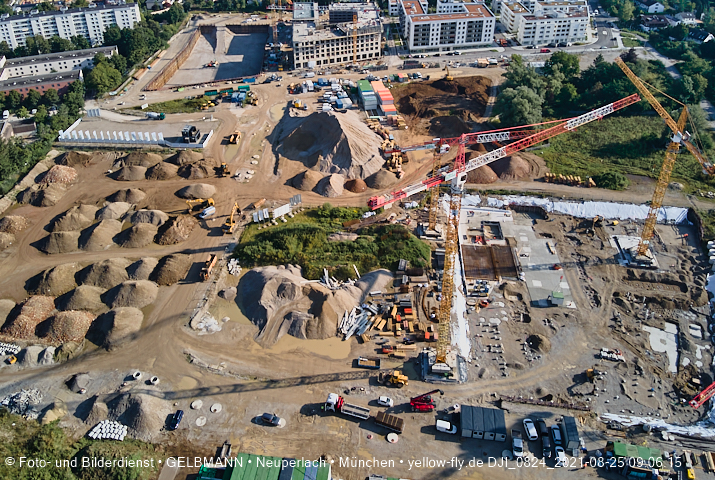 25.08.2021 - Baustelle Pandion Verde und DEMOS-Baustelle im Alexisqaurtier
