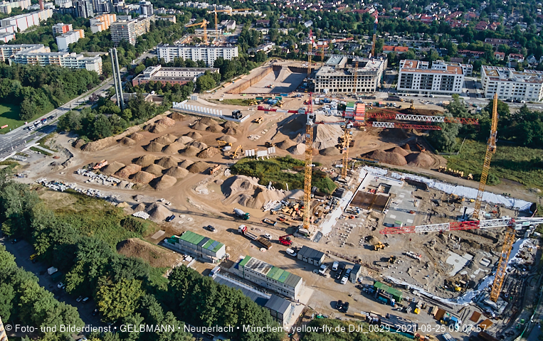25.08.2021 - Baustelle Pandion Verde und DEMOS-Baustelle im Alexisqaurtier