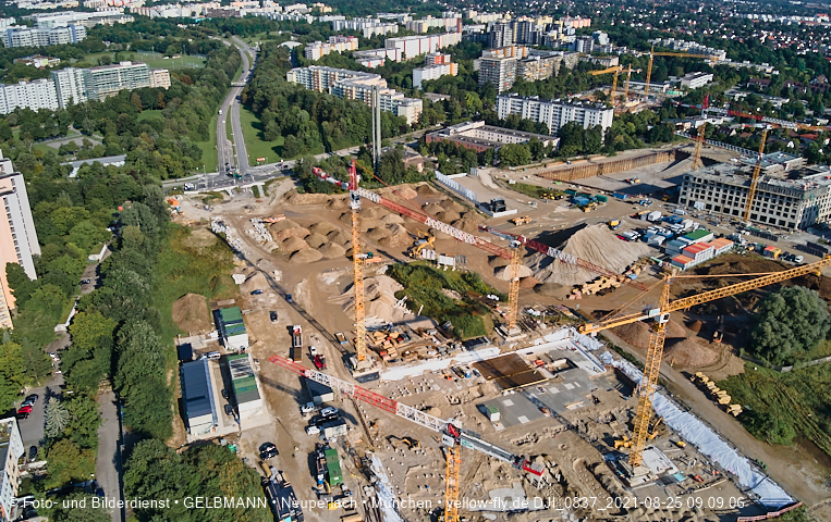 25.08.2021 - Baustelle Pandion Verde und DEMOS-Baustelle im Alexisqaurtier