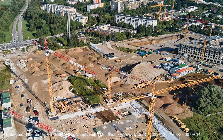 25.08.2021 - Baustelle Pandion Verde und DEMOS-Baustelle im Alexisqaurtier