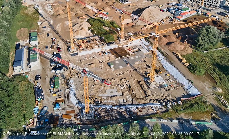 25.08.2021 - Baustelle Pandion Verde und DEMOS-Baustelle im Alexisqaurtier