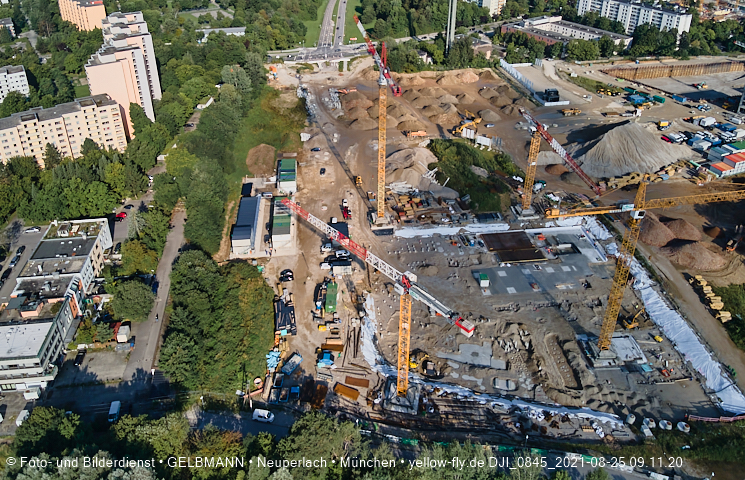 25.08.2021 - Baustelle Pandion Verde und DEMOS-Baustelle im Alexisqaurtier