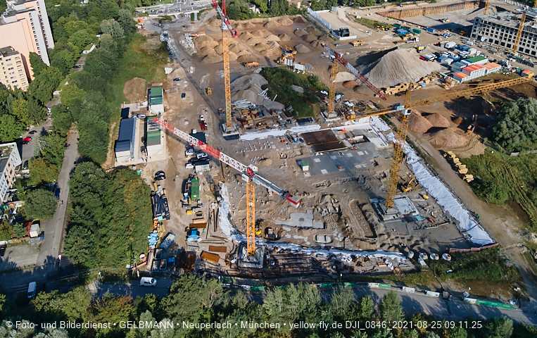 25.08.2021 - Baustelle Pandion Verde und DEMOS-Baustelle im Alexisqaurtier