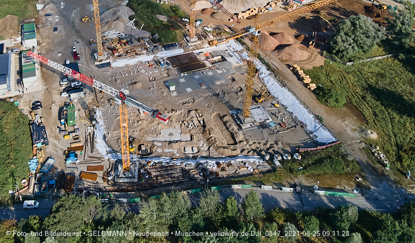 25.08.2021 - Baustelle Pandion Verde und DEMOS-Baustelle im Alexisqaurtier
