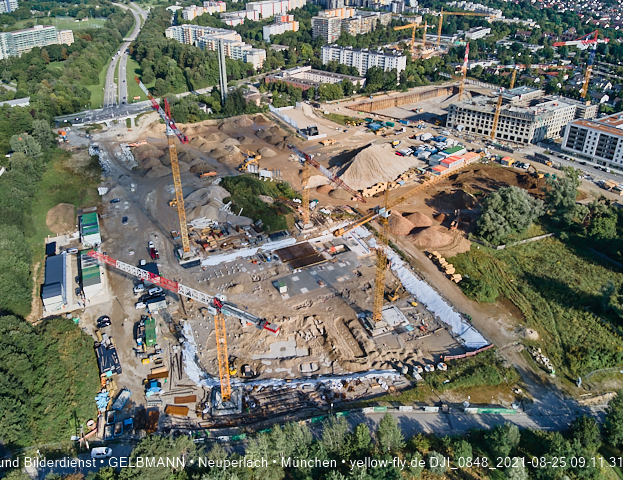 25.08.2021 - Baustelle Pandion Verde und DEMOS-Baustelle im Alexisqaurtier