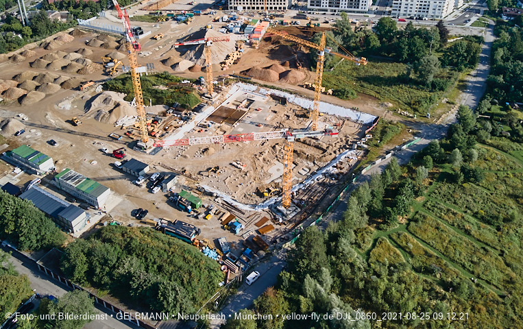 25.08.2021 - Baustelle Pandion Verde und DEMOS-Baustelle im Alexisqaurtier