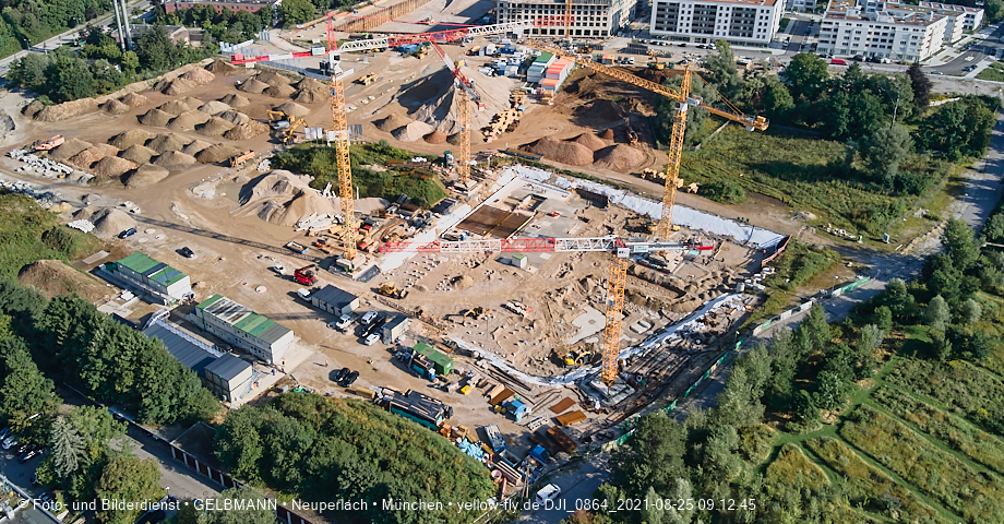 25.08.2021 - Baustelle Pandion Verde und DEMOS-Baustelle im Alexisqaurtier