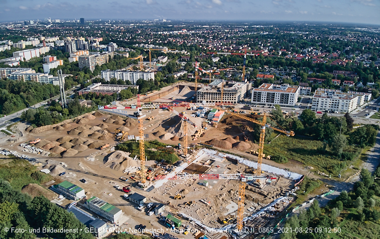 25.08.2021 - Baustelle Pandion Verde und DEMOS-Baustelle im Alexisqaurtier