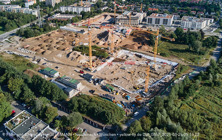 25.08.2021 - Baustelle Pandion Verde und DEMOS-Baustelle im Alexisqaurtier