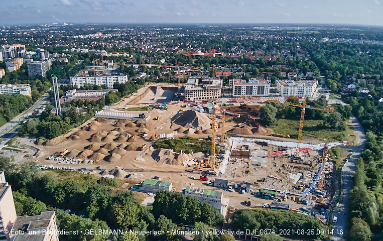 25.08.2021 - Baustelle Pandion Verde und DEMOS-Baustelle im Alexisqaurtier
