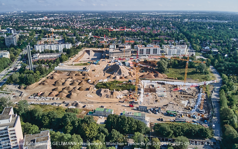 25.08.2021 - Baustelle Pandion Verde und DEMOS-Baustelle im Alexisqaurtier