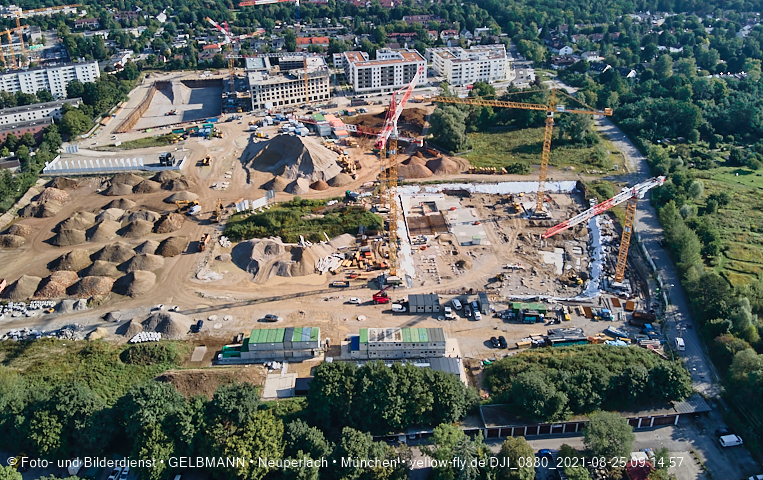 25.08.2021 - Baustelle Pandion Verde und DEMOS-Baustelle im Alexisqaurtier