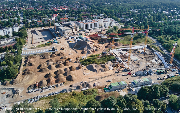 25.08.2021 - Baustelle Pandion Verde und DEMOS-Baustelle im Alexisqaurtier