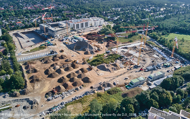 25.08.2021 - Baustelle Pandion Verde und DEMOS-Baustelle im Alexisqaurtier