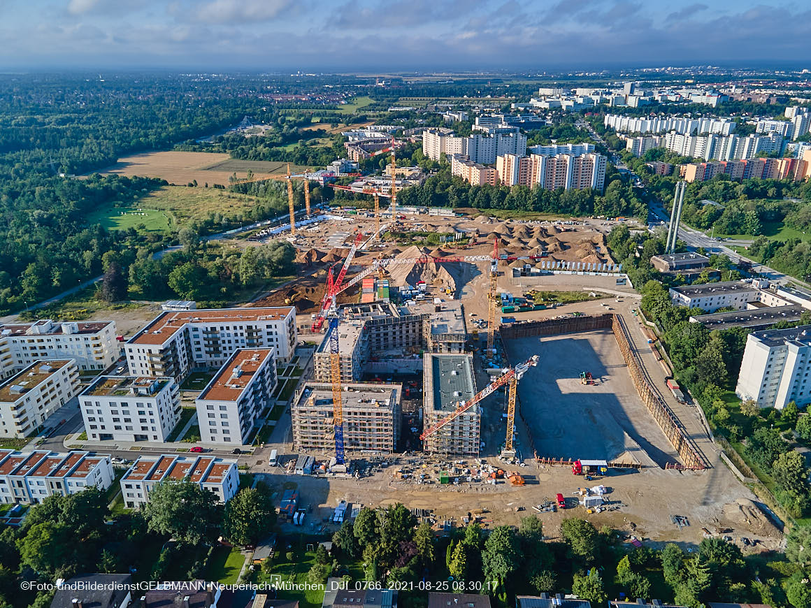 25.08.2020 - Luftaufnahmen vom Alexisquartier in Neuperlach in östlicher Richtung